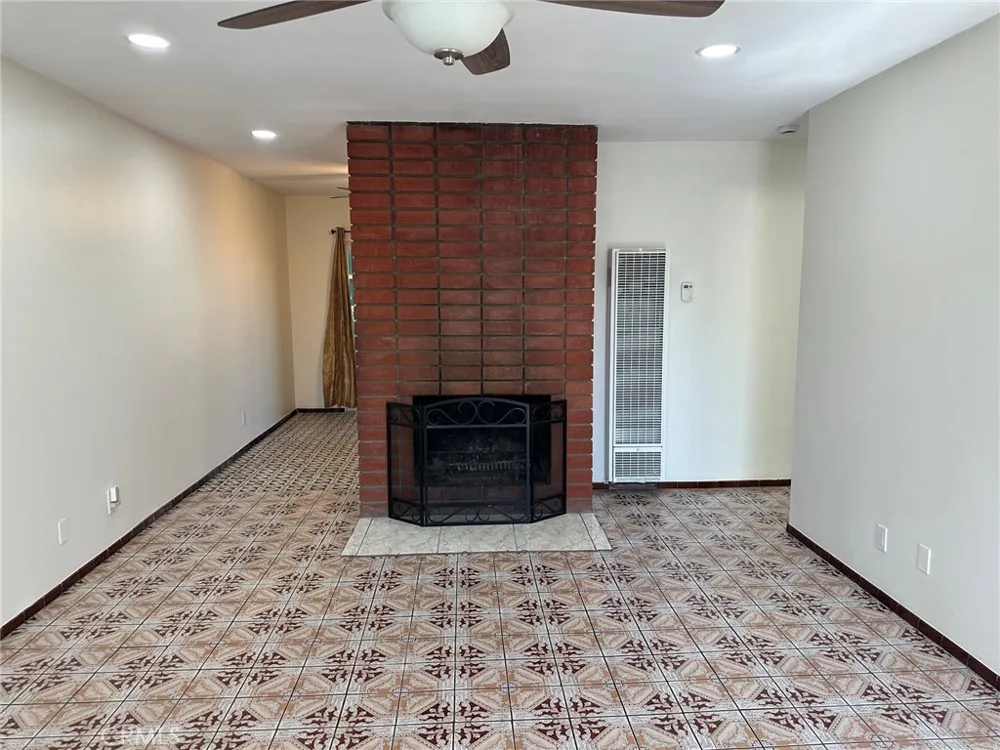 11111 S Osage Inglewood, CA 90304