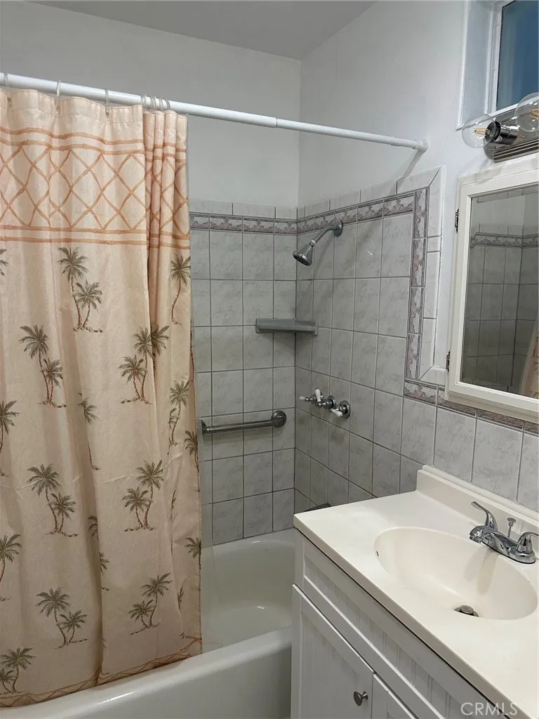 11111 S Osage Inglewood, CA 90304