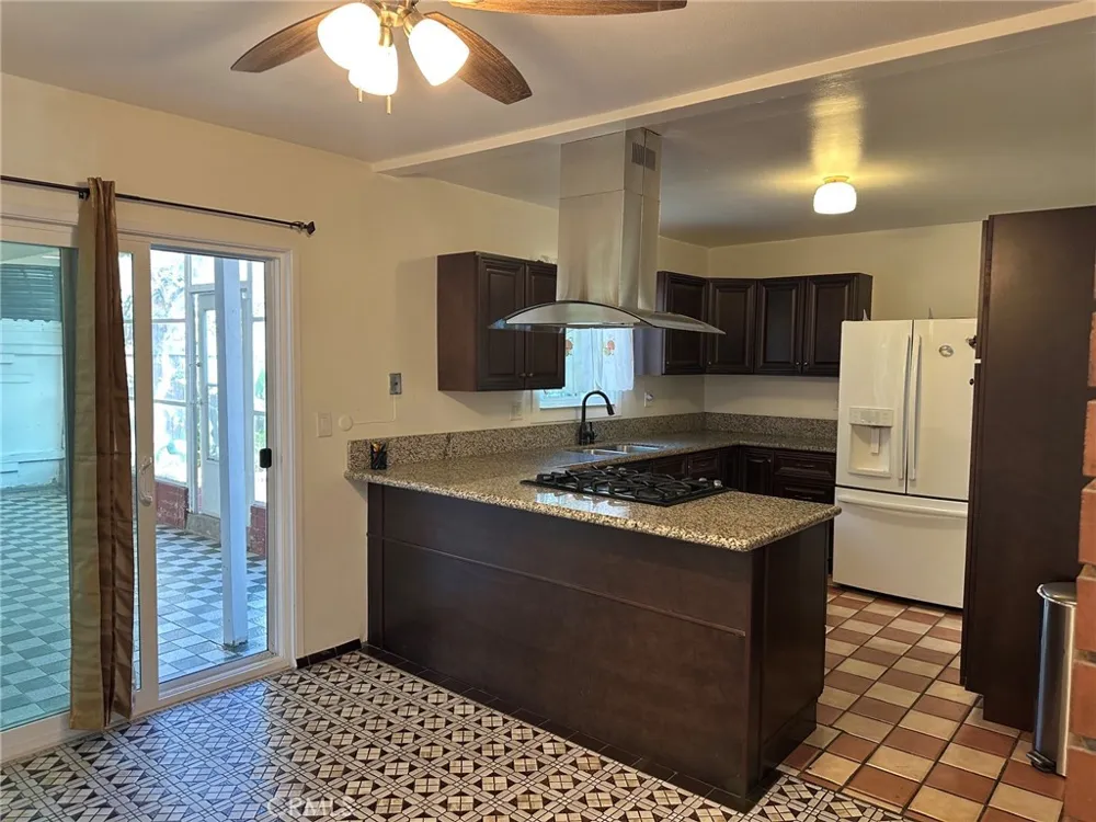 11111 S Osage Inglewood, CA 90304