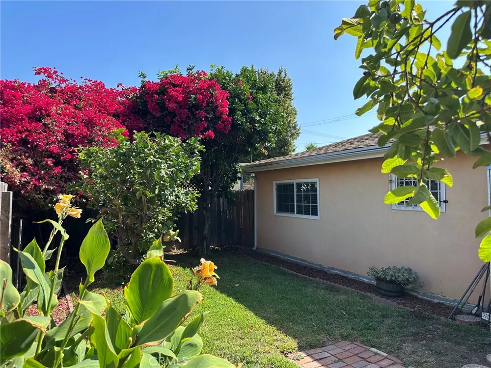 11111 S Osage Inglewood, CA 90304