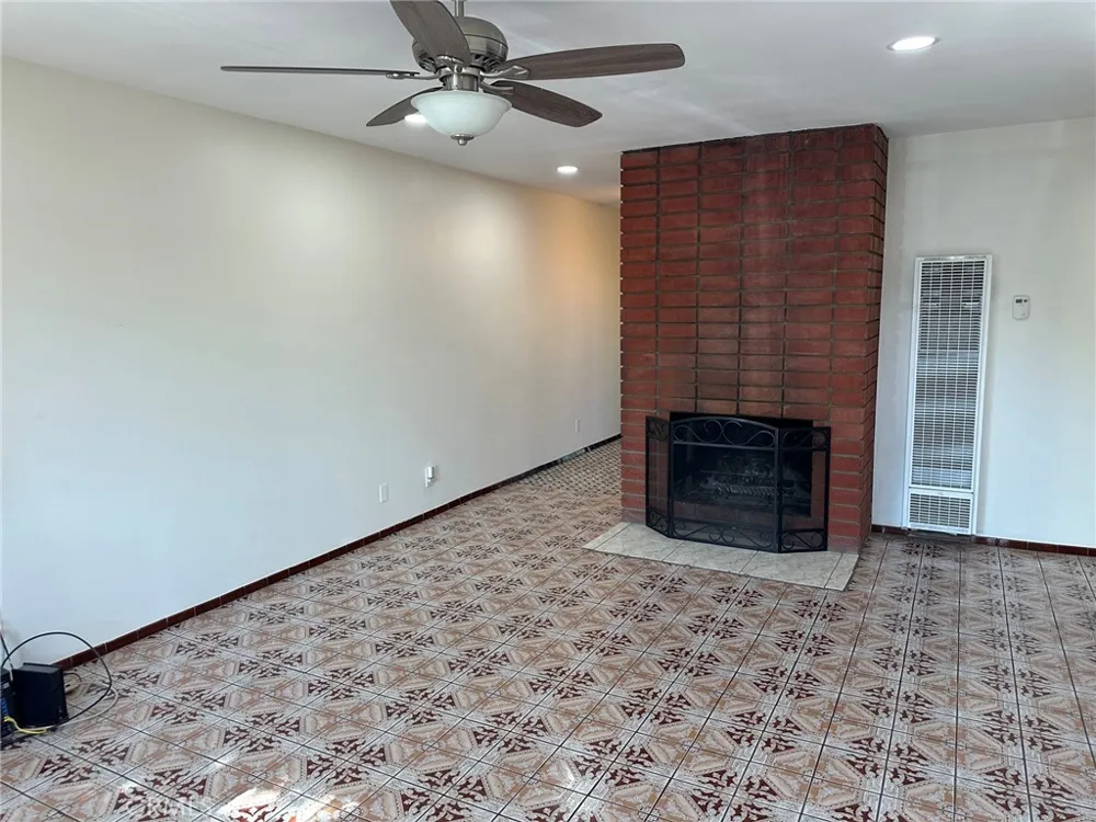 11111 S Osage Inglewood, CA 90304