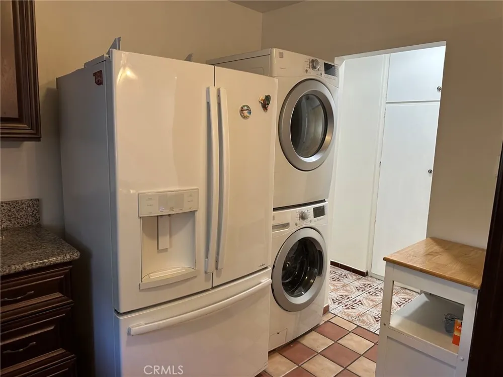 11111 S Osage Inglewood, CA 90304