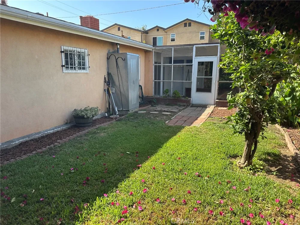 11111 S Osage Inglewood, CA 90304