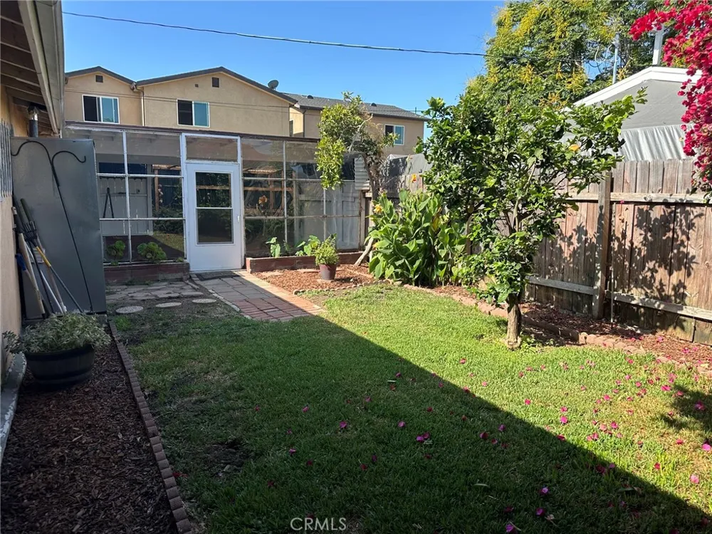 11111 S Osage Inglewood, CA 90304