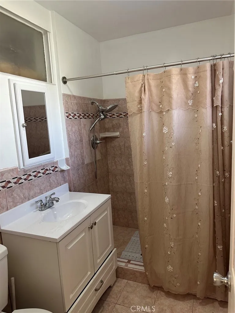 11111 S Osage Inglewood, CA 90304