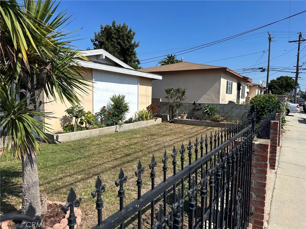 11111 S Osage Inglewood, CA 90304