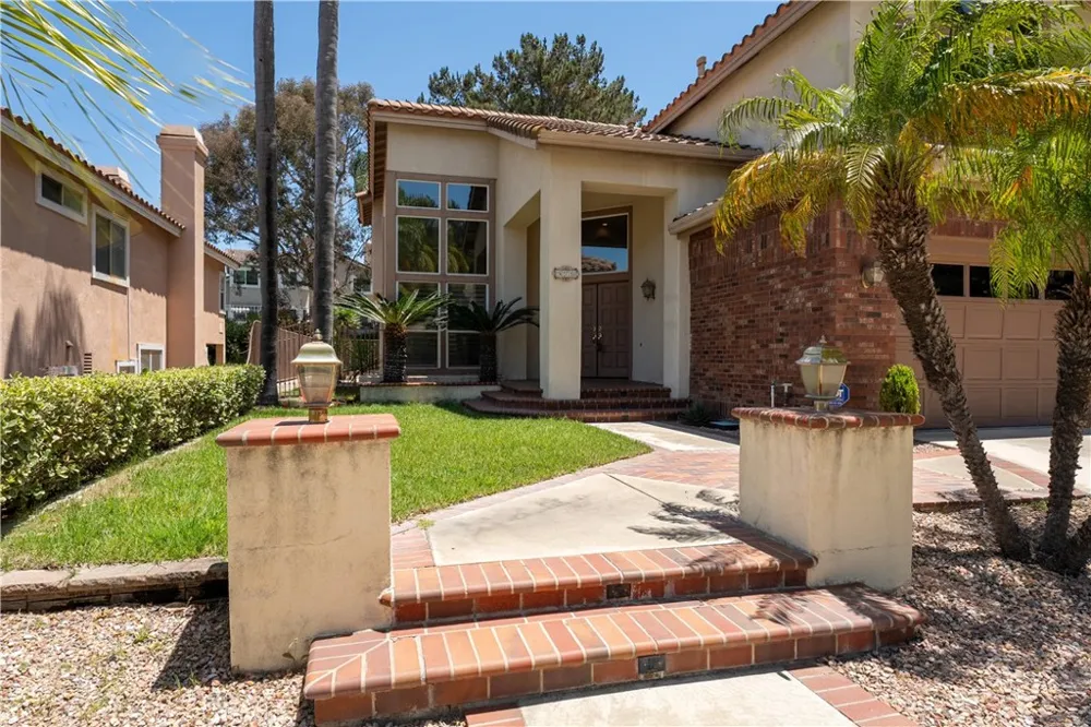 970 S Barton Court Anaheim Hills, CA 92808