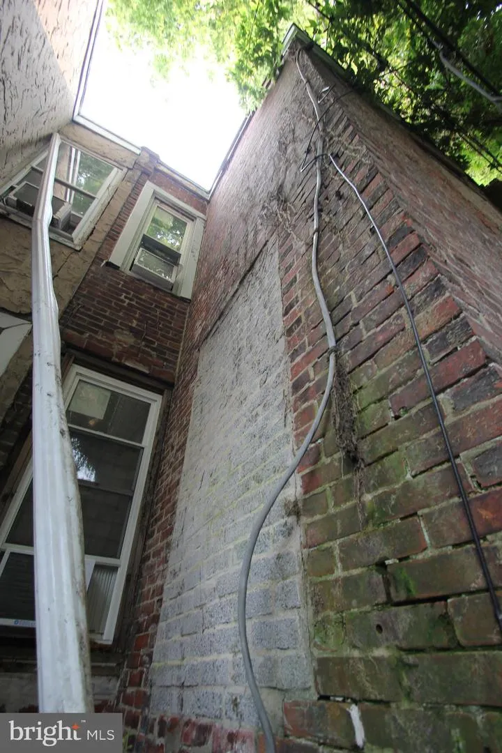 1452 ITHAN STREET Philadelphia, PA 19131