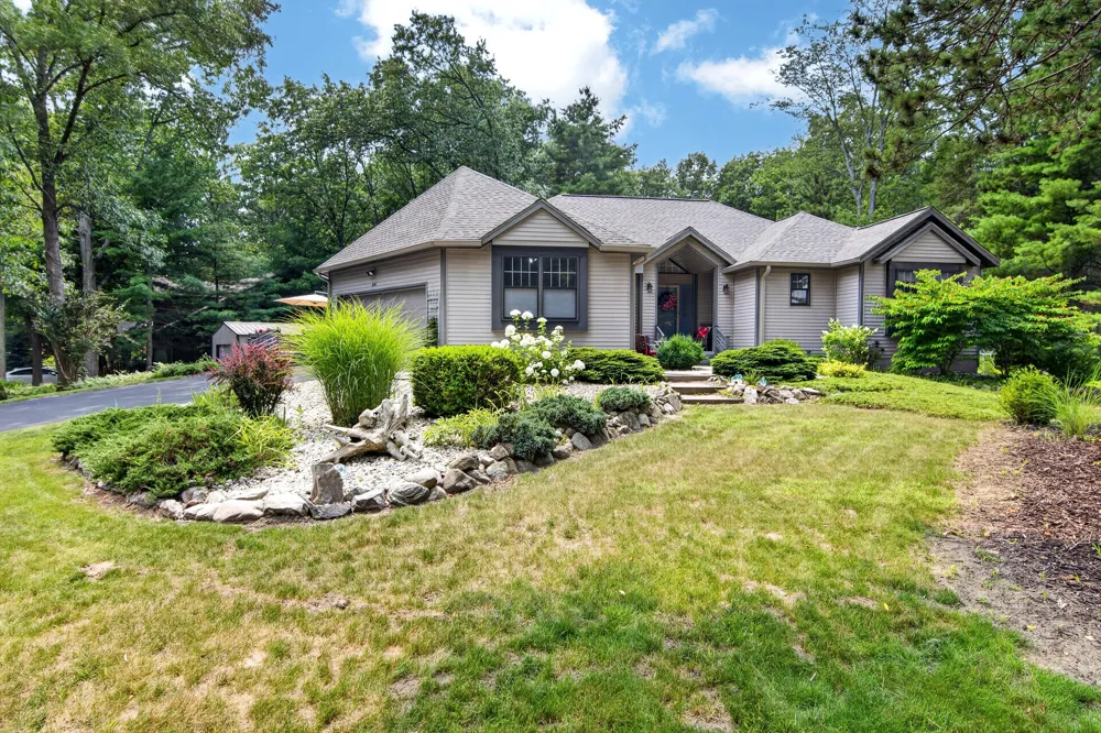 416 Rush Street Pentwater, MI 49449