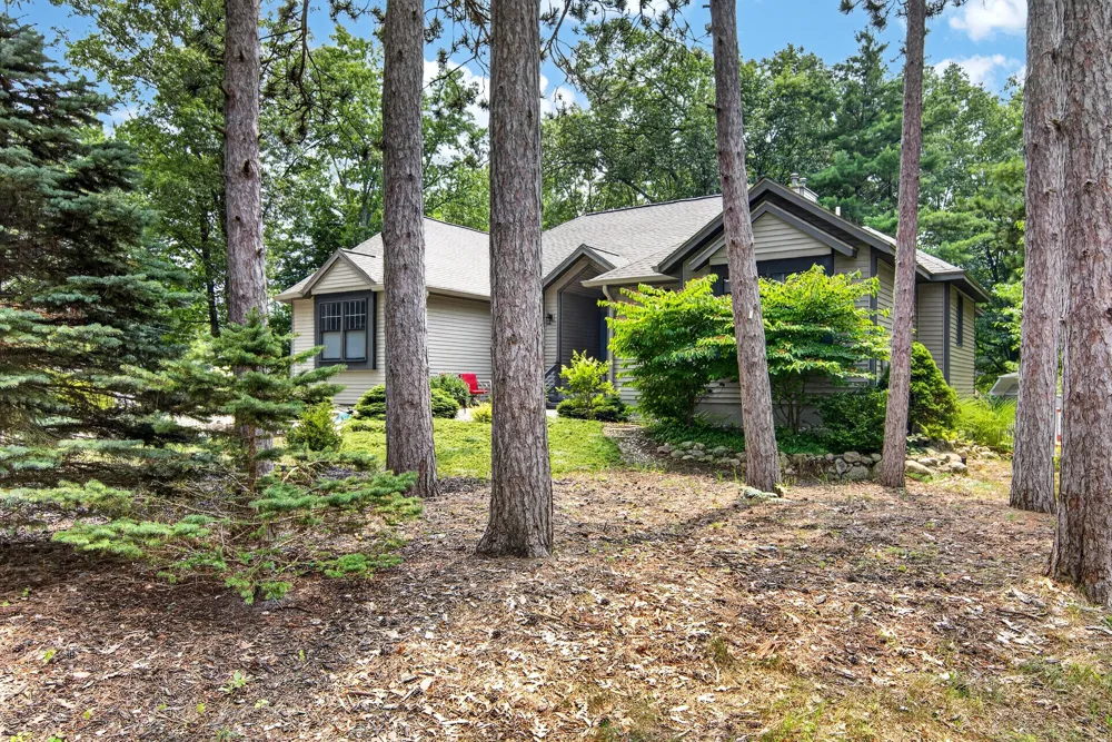 416 Rush Street Pentwater, MI 49449