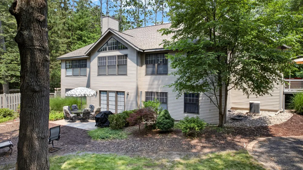 416 Rush Street Pentwater, MI 49449
