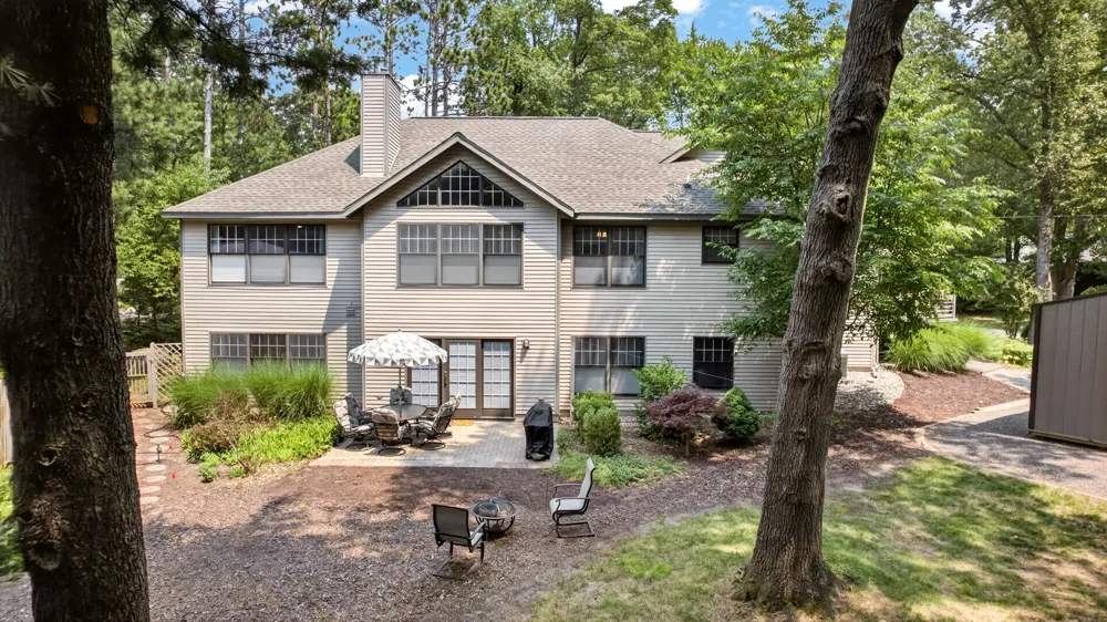 416 Rush Street Pentwater, MI 49449