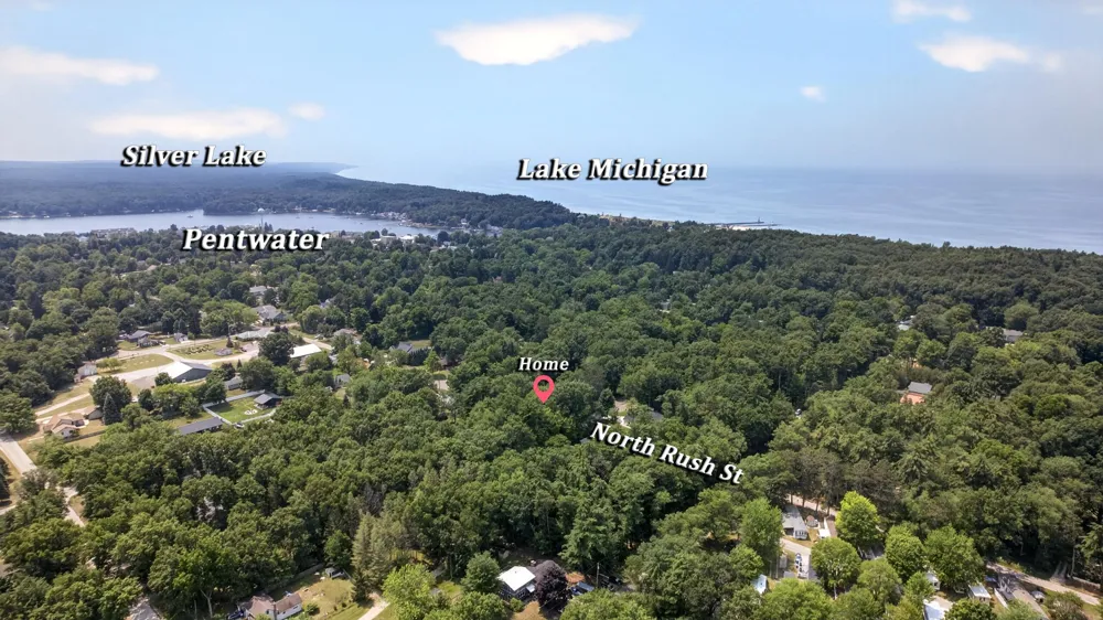 416 Rush Street Pentwater, MI 49449
