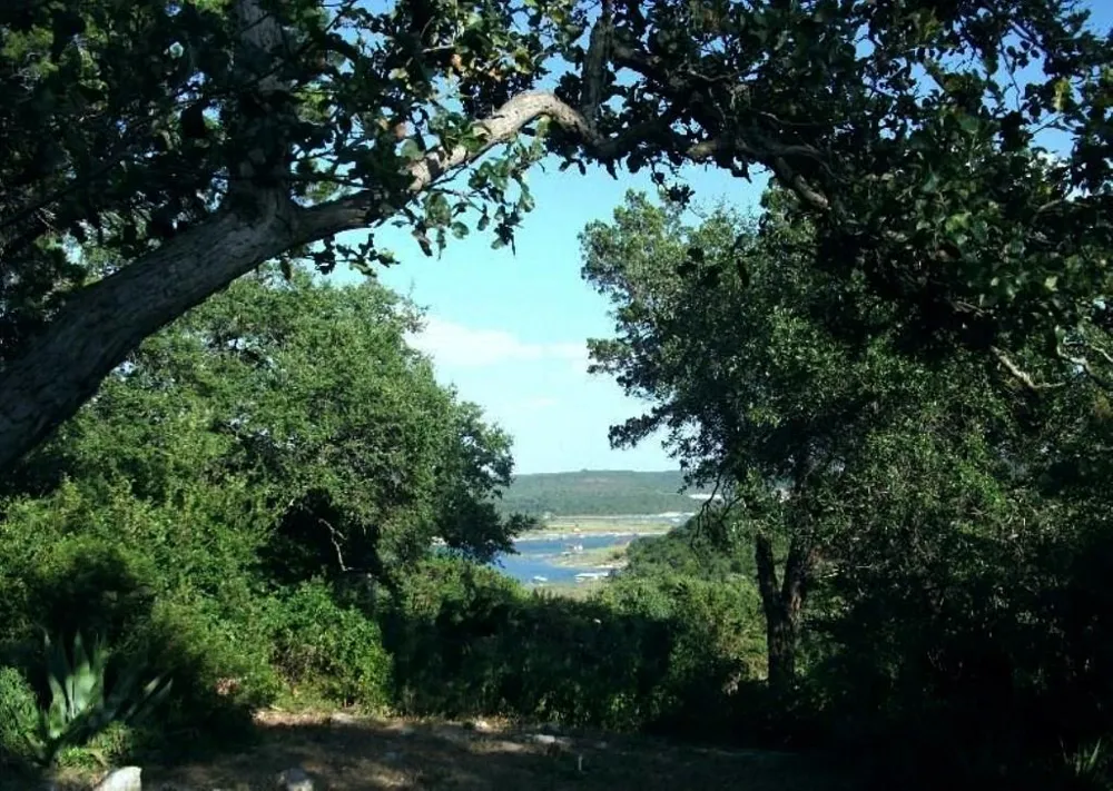 18201 Gregg Bluff Road Jonestown, TX 78645