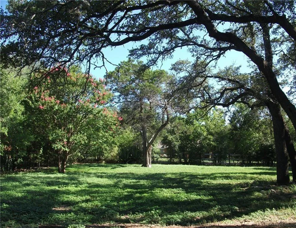 18201 Gregg Bluff Road Jonestown, TX 78645