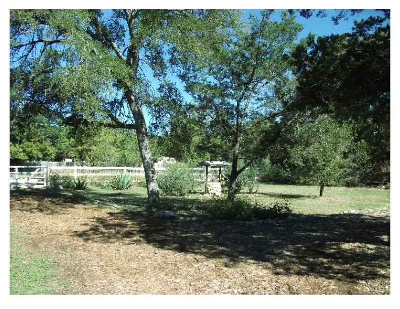 18201 Gregg Bluff Road Jonestown, TX 78645