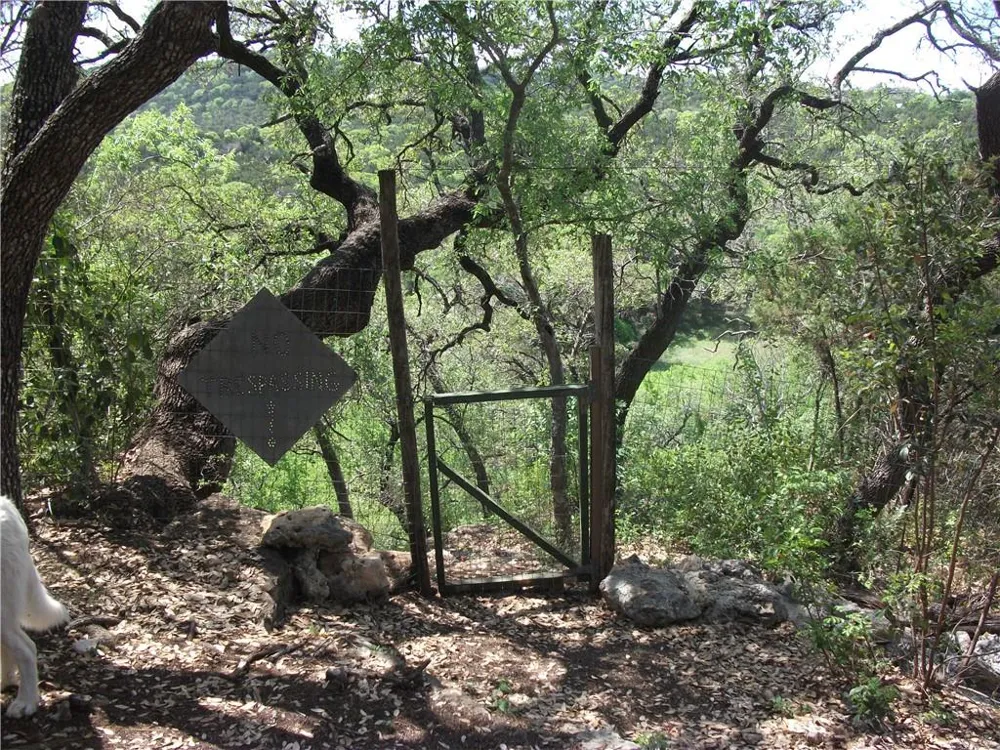 18201 Gregg Bluff Road Jonestown, TX 78645
