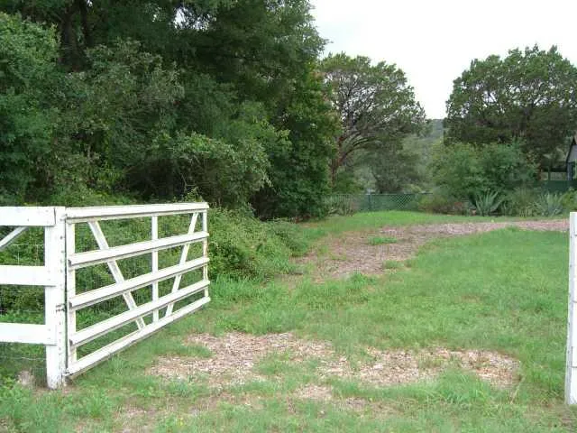 18201 Gregg Bluff Road Jonestown, TX 78645