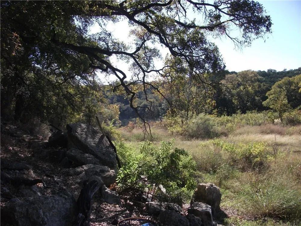 18201 Gregg Bluff Road Jonestown, TX 78645