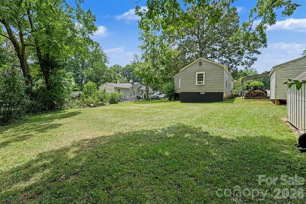 109 S Pine Street Lowell, NC 28098