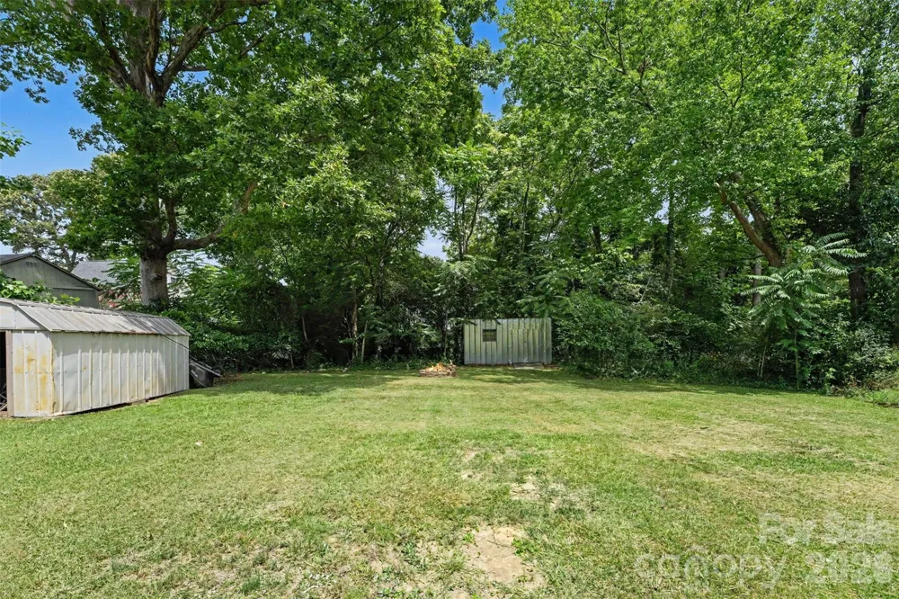 109 S Pine Street Lowell, NC 28098