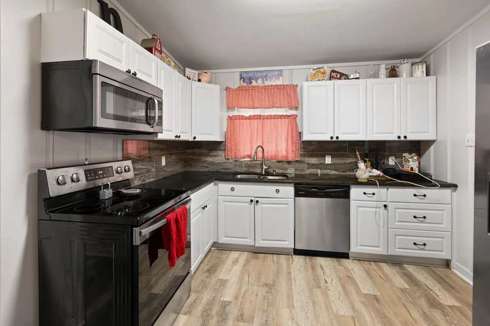 801 Oak Street Bonham, TX 75418