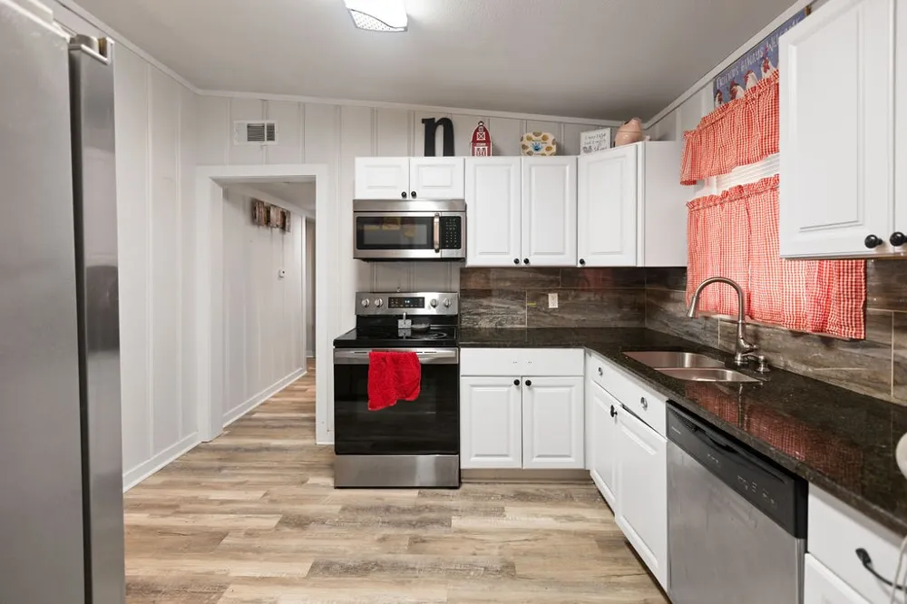 801 Oak Street Bonham, TX 75418