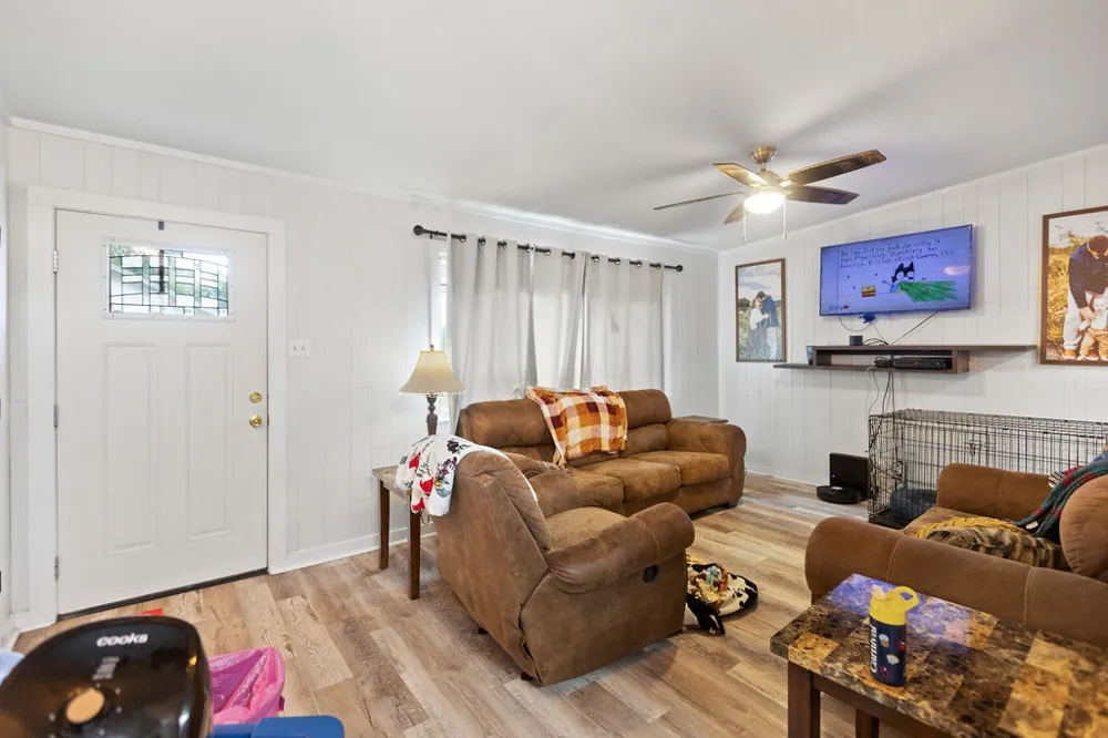 801 Oak Street Bonham, TX 75418
