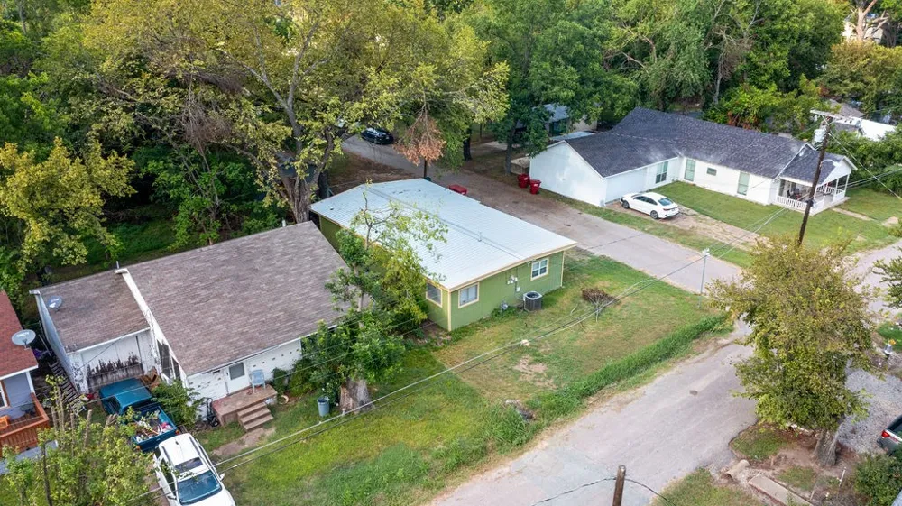 801 Oak Street Bonham, TX 75418