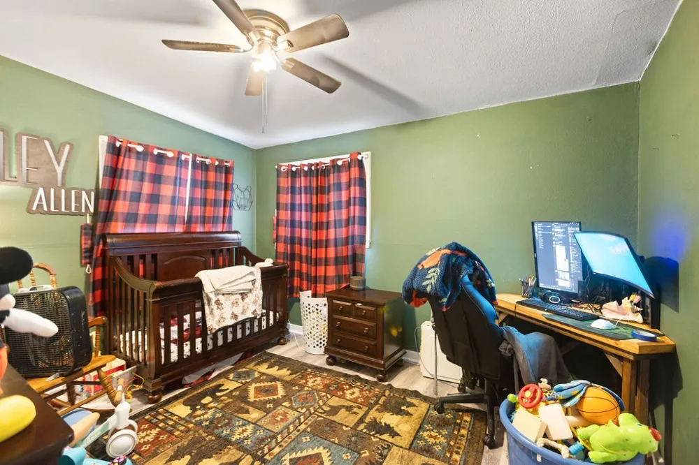 801 Oak Street Bonham, TX 75418
