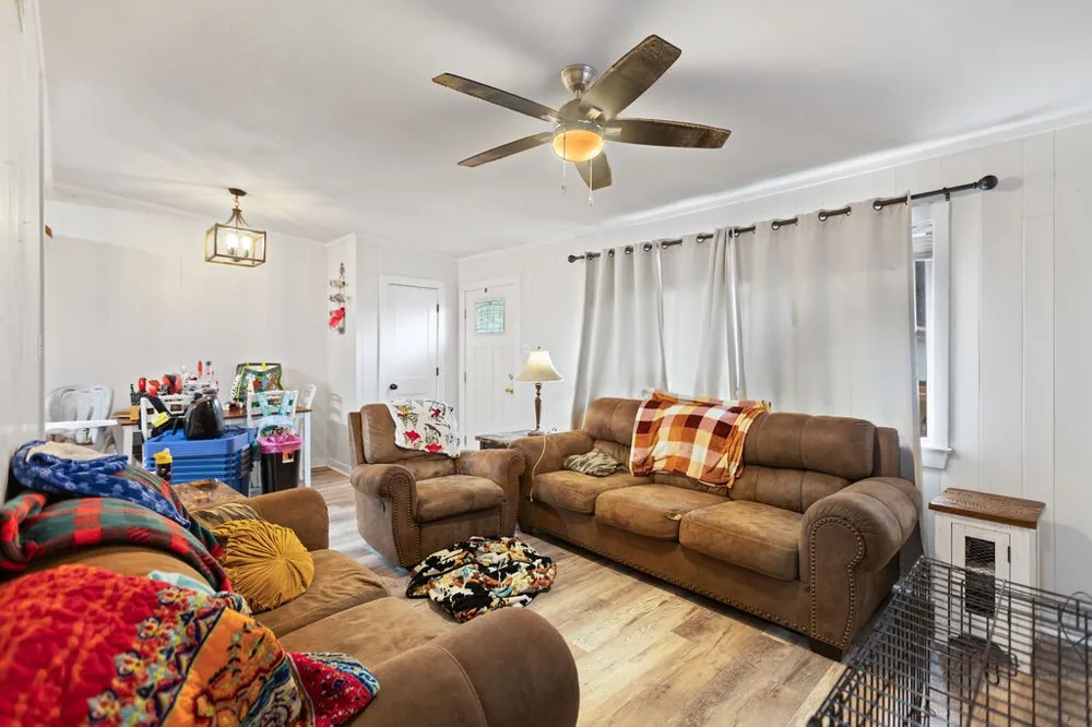 801 Oak Street Bonham, TX 75418