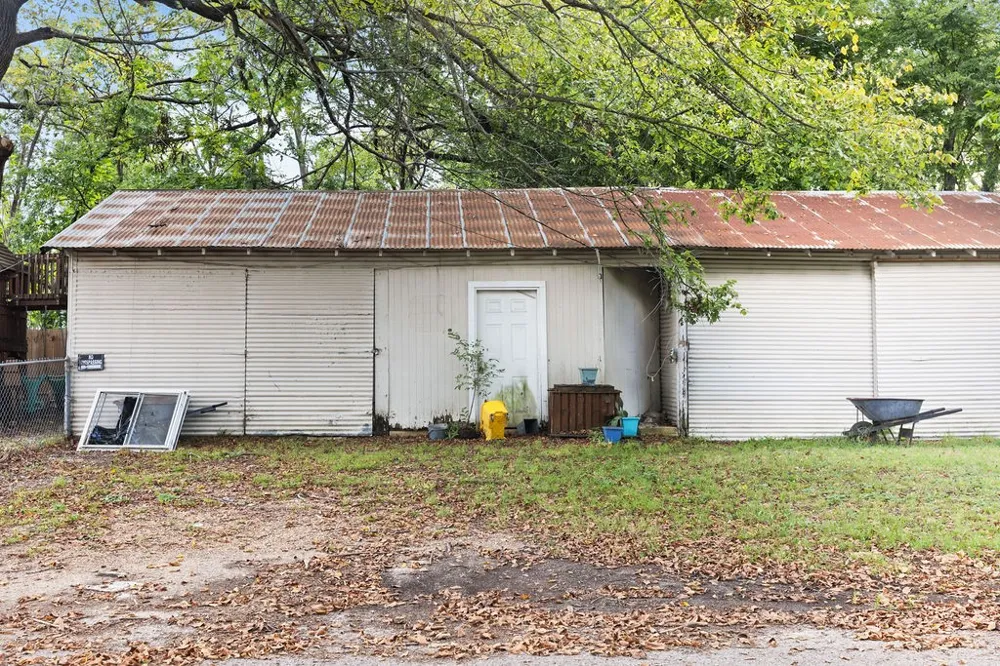 801 Oak Street Bonham, TX 75418