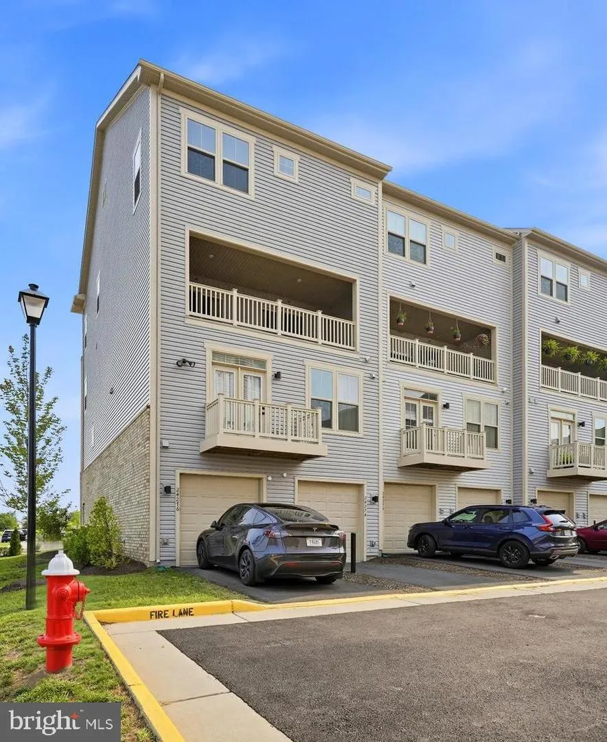 24274 THURSO SQUARE Dulles, VA 20166