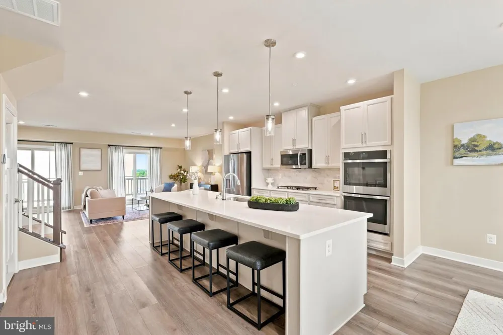 24274 THURSO SQUARE Dulles, VA 20166