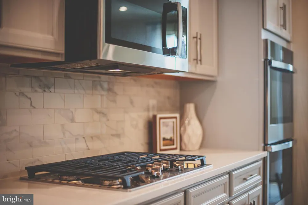 24274 THURSO SQUARE Dulles, VA 20166