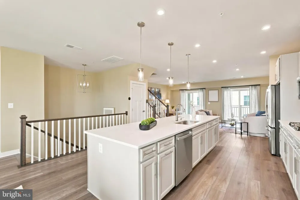 24274 THURSO SQUARE Dulles, VA 20166