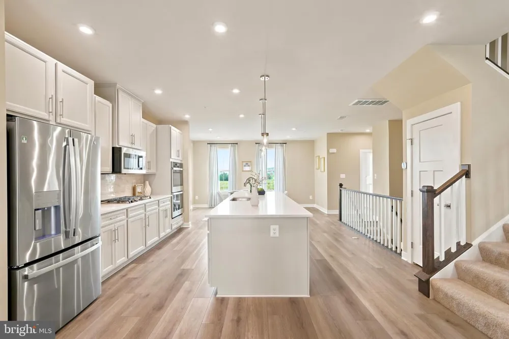 24274 THURSO SQUARE Dulles, VA 20166