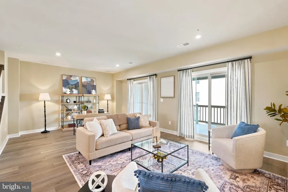 24274 THURSO SQUARE Dulles, VA 20166