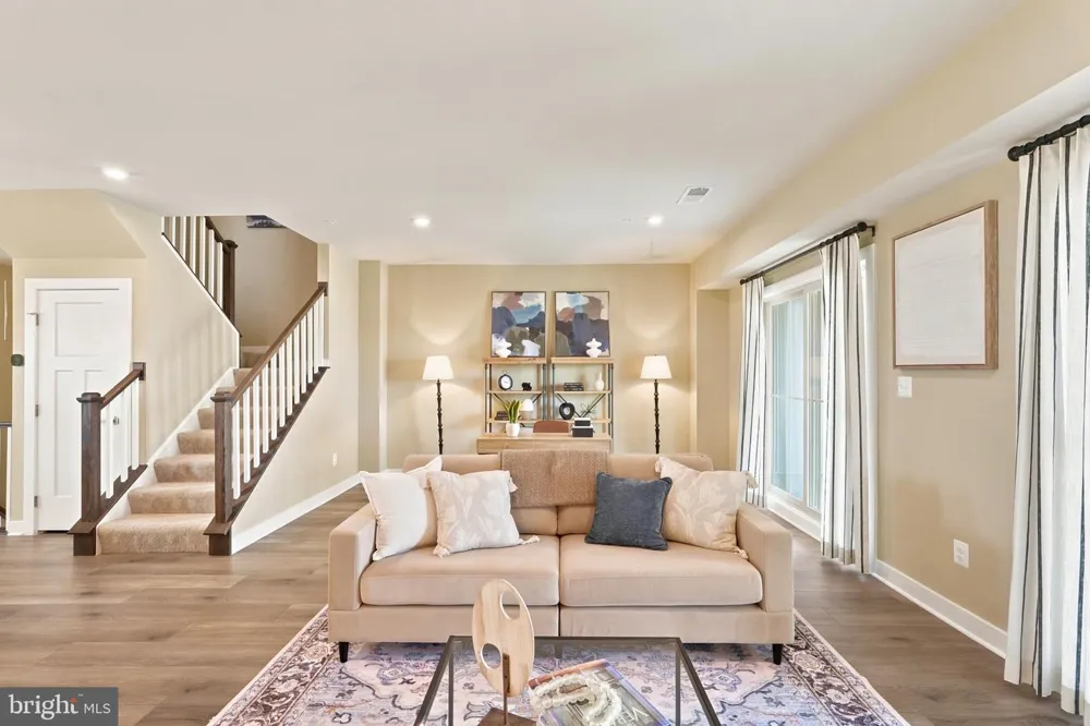 24274 THURSO SQUARE Dulles, VA 20166