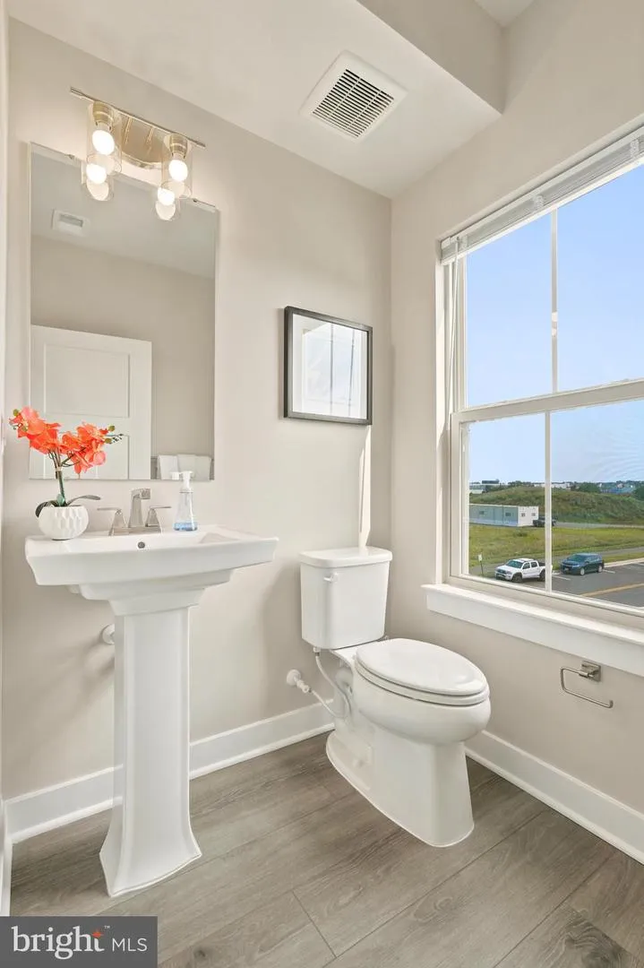 24274 THURSO SQUARE Dulles, VA 20166