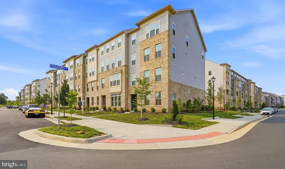 24274 THURSO SQUARE Dulles, VA 20166