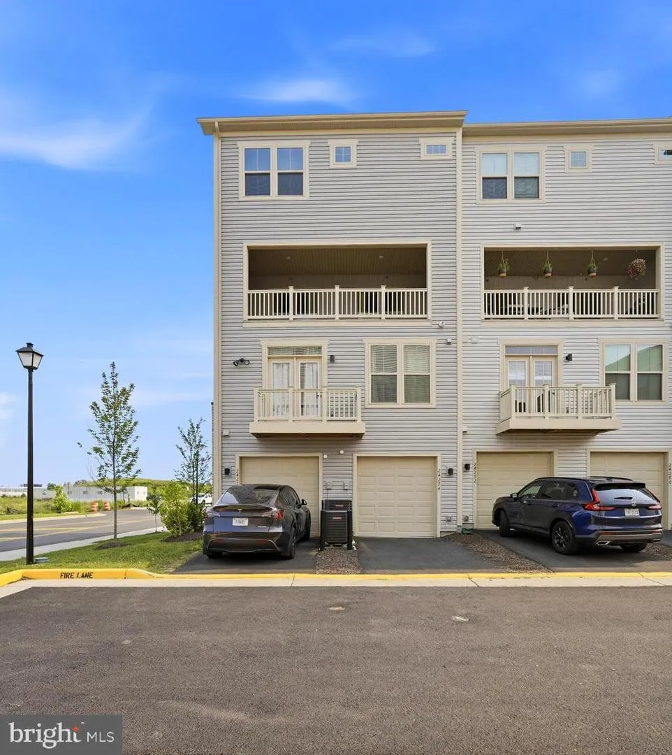 24274 THURSO SQUARE Dulles, VA 20166