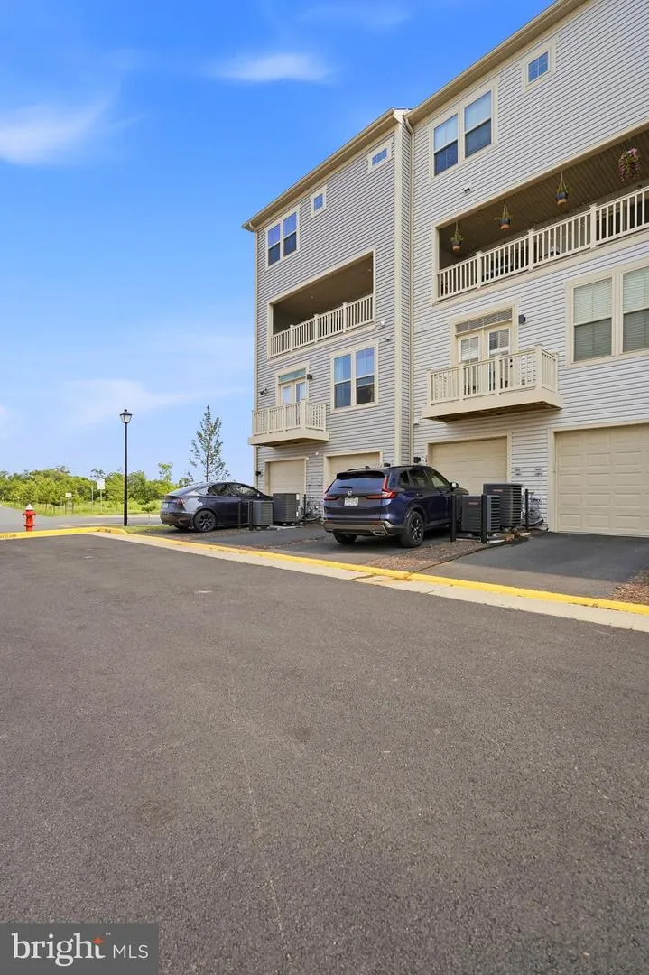 24274 THURSO SQUARE Dulles, VA 20166