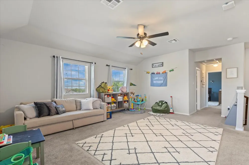 104 Cressida Cove Jarrell, TX 76537