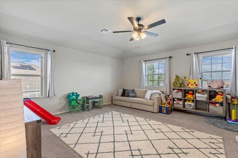 104 Cressida Cove Jarrell, TX 76537