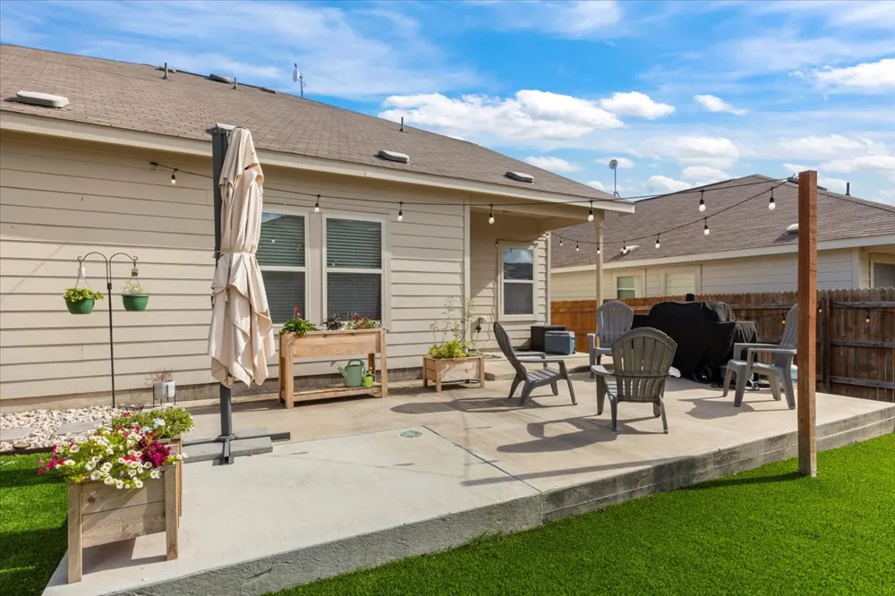 104 Cressida Cove Jarrell, TX 76537