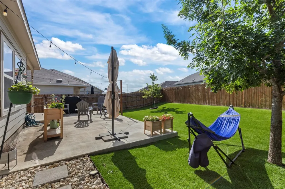 104 Cressida Cove Jarrell, TX 76537