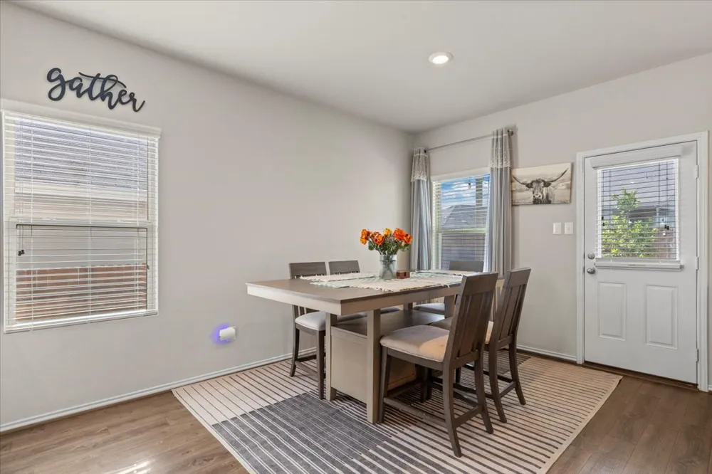 104 Cressida Cove Jarrell, TX 76537