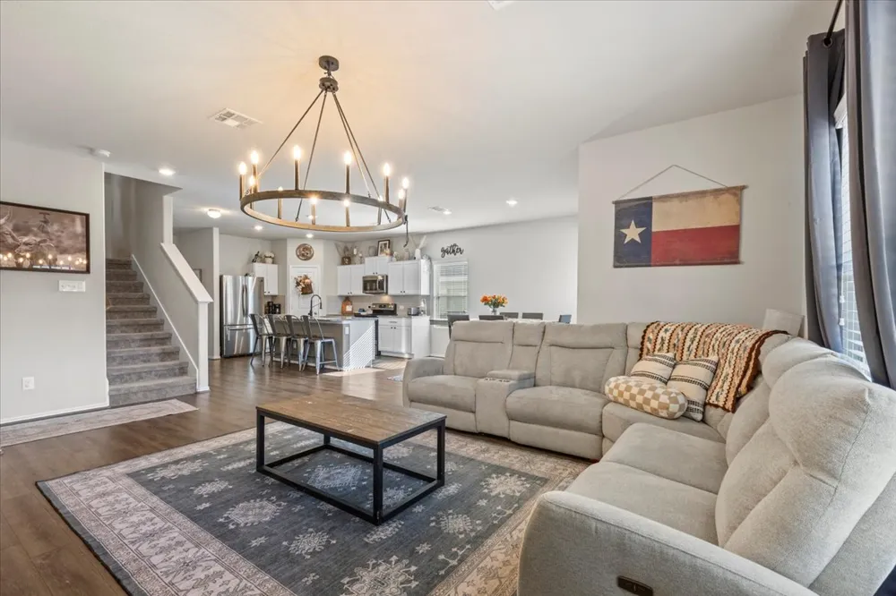 104 Cressida Cove Jarrell, TX 76537