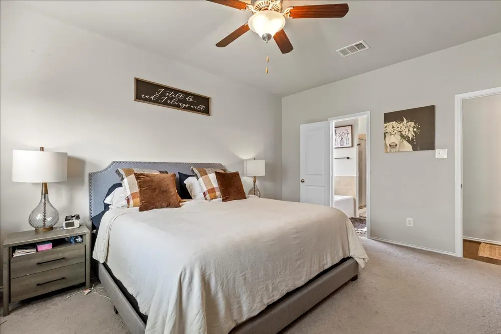 104 Cressida Cove Jarrell, TX 76537
